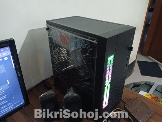 Core I5 2th Gen PC with Samsung monitor & Table